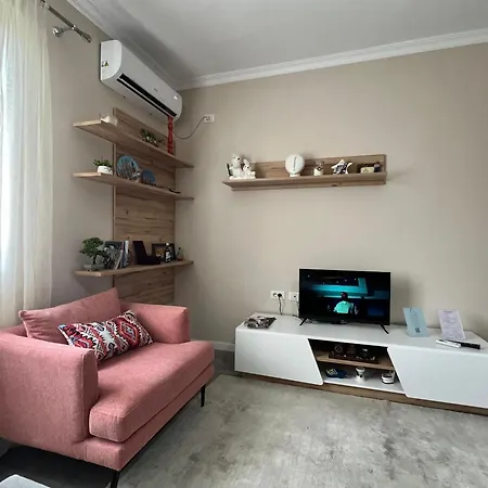Cozy Flat Near Air Albania Stadium 1 *